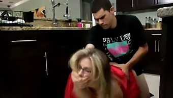 Stepmom'S Big Breasts And Juicy Ass During Morning Meal