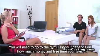 Video Pov Tentang Wanita Berambut Merah Yang Memberikan Blowjob Deepthroat Dalam Sesi Casting