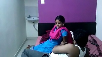 Desi Girls Indulge In Wild Sex With Indian Hunk