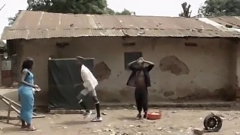 Adnaneshov Veľký Penis Šuká Africkú Krásku.