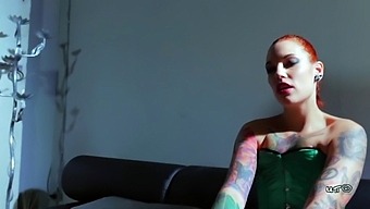 足部恋物癖和支配:Silvia Rubi训练melissa