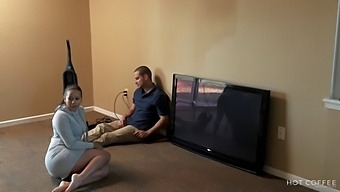 Voluptuous Wife Indulges In Steamy Encounter With Technician During Husband'S Absence