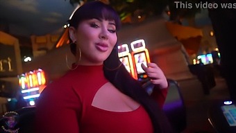 Drea Alexas Ville Møte Med Gibby The Clown På Paris Hotel I Las Vegas