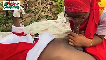 Scenă De Sex Romantic Nigerian De Top Într-O Fermă De Crăciun. Abonează-Te La Red Pentru Mai Mult