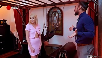Stealpeach Tonåring Uppfyller Sin Styvpappas Önskningar Med Muntliga Färdigheter Och Leksaksspel.